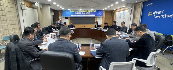 전남도는 최근 함평에 인공지능 첨단 축산업 융복합 밸리조성하는 연구용역 착수 보고회를 개최했다.                           /전남도 제공