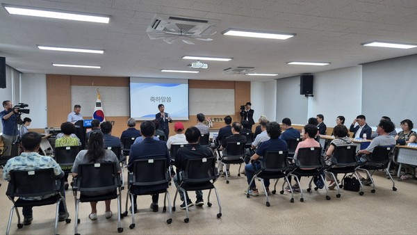 박병규 광산구청장이 지난 7월 25일 열린 동곡동 주민자치회 발대식에 참석해 인사말을 하고 있다.